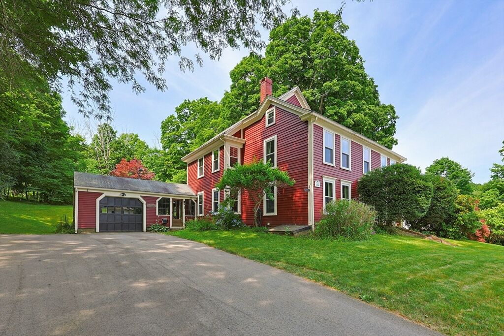 Property Photo:  19 King St  MA 01834 
