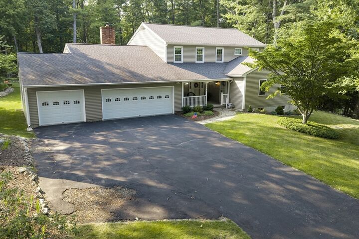 Property Photo:  198 Meadow Wood Dr  MA 01520 