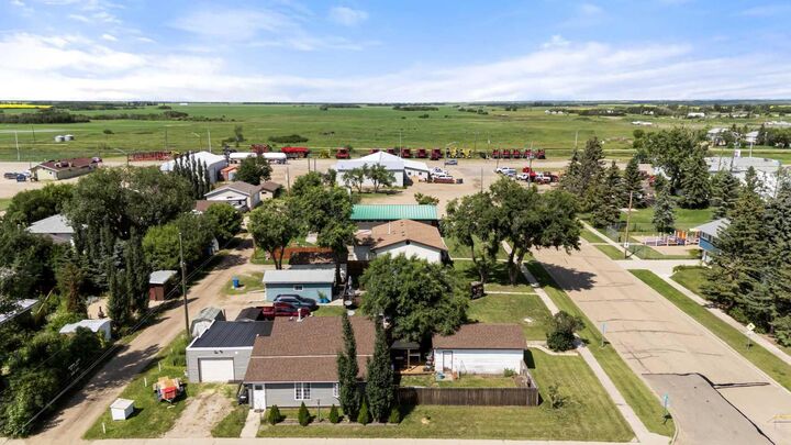 Property Photo: 4704 50 Avenue AB T0B 2L0