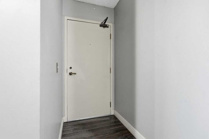Property Photo: 145 Point Drive NW 406 AB T3B 4W1