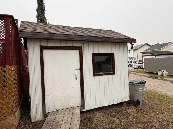 Property Photo: 7213 105 Street AB T8W 2S6
