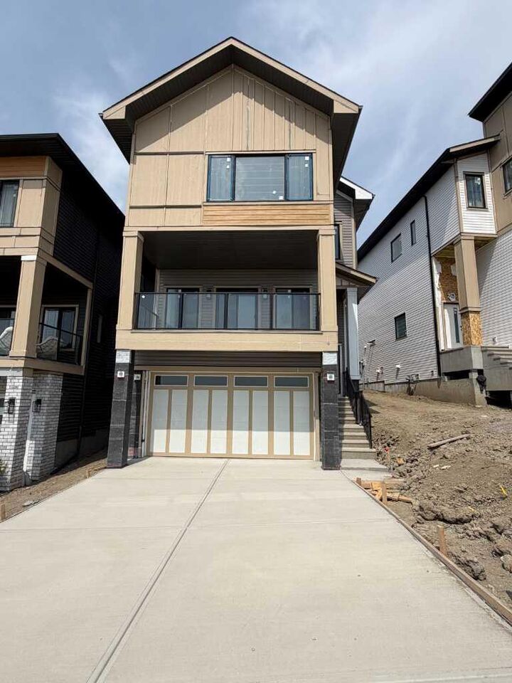 Property Photo: 39 Heritage Ridge AB T4C 3L2