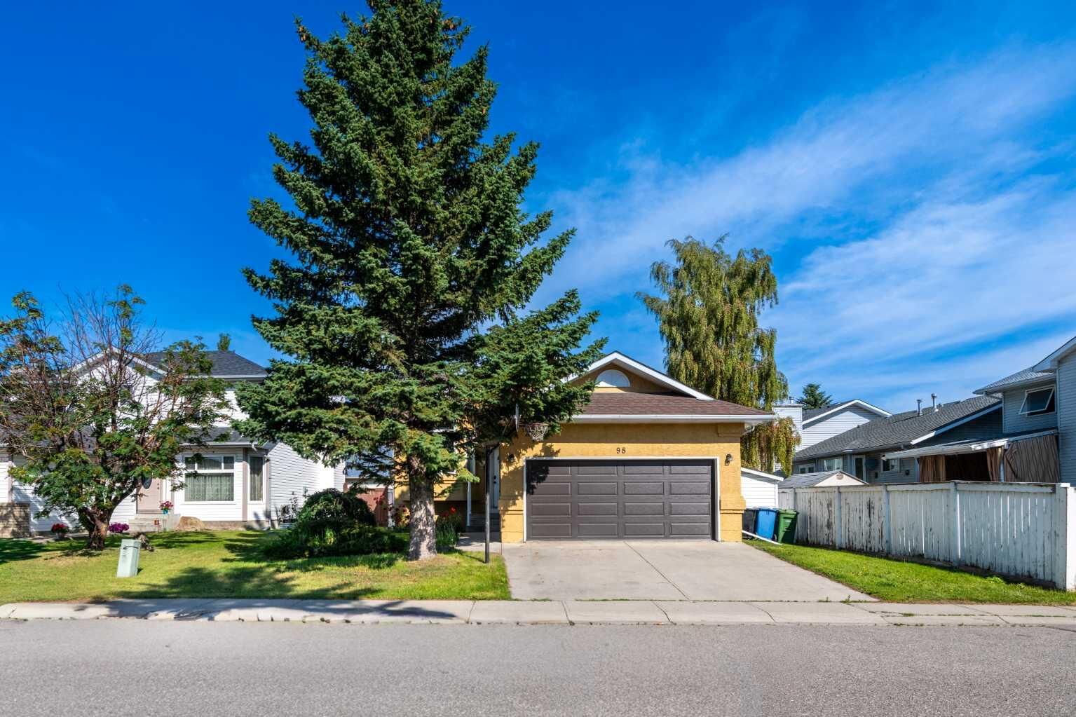 Property Photo: 98 Del Ray Road NE AB T1Y 6V6