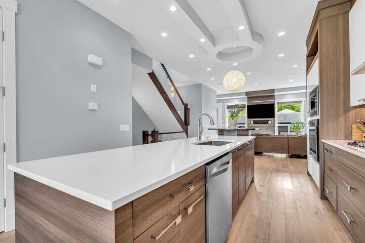 Property Photo: 2417 25 Avenue NW AB T2M 2C6