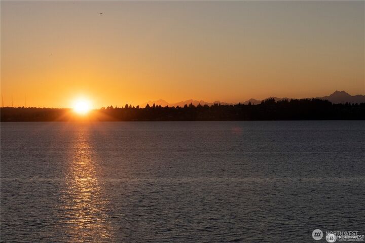 Property Photo: 6620 Lake Washington Boulevard NE 303 WA 98033