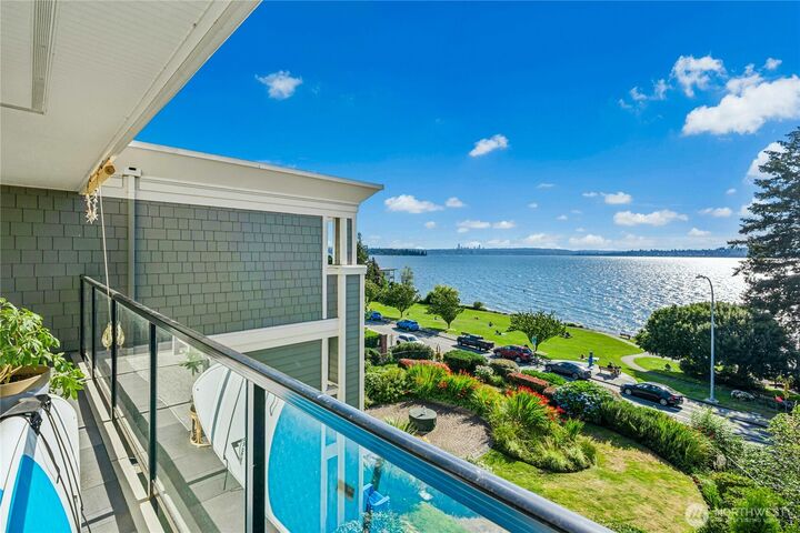 Property Photo:  6620  Lake Washington Boulevard NE 303  WA 98033 