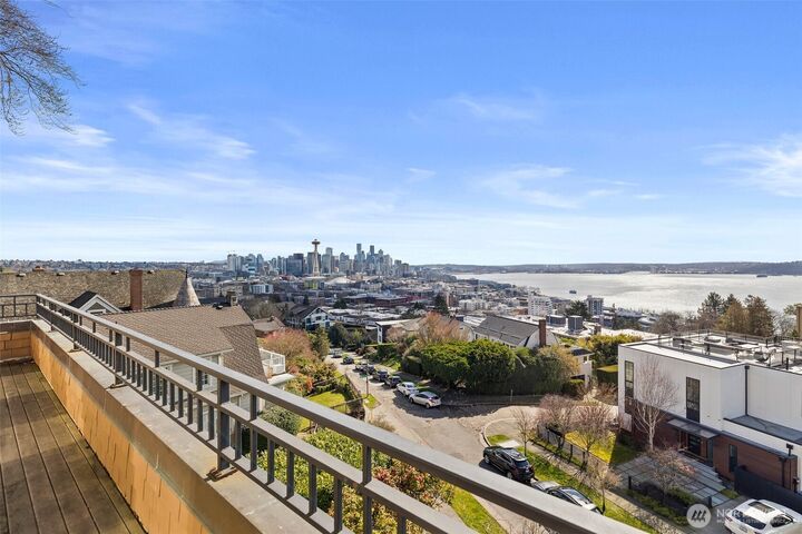 Property Photo:  604 W Kinnear Place  WA 98119 