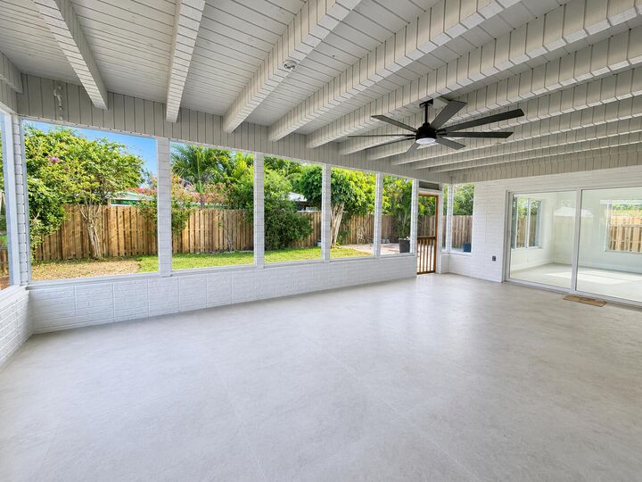 Property Photo: 350 NE 42nd Street FL 33334