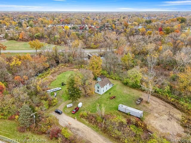 Property Photo:  8004 N Farmington Road  MI 48185 