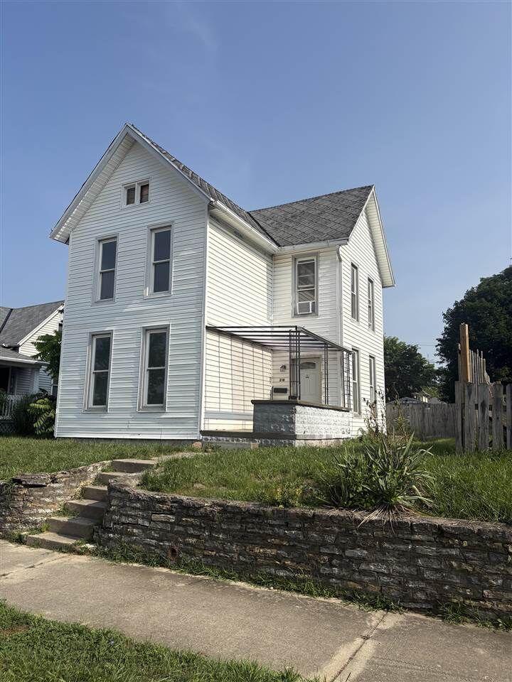 Property Photo:  218 Randolph Street  IN 47374 