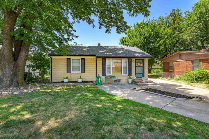 Property Photo:  2631 N Hood Ave  KS 67204-5036 