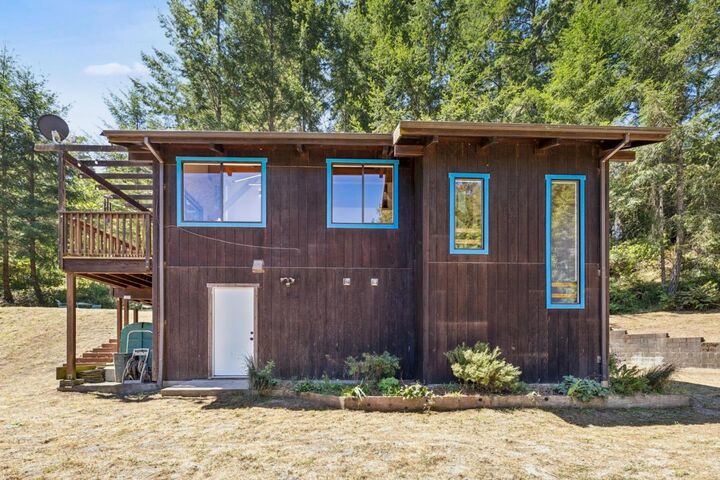 Property Photo: 601 Farmin Road CA 94060