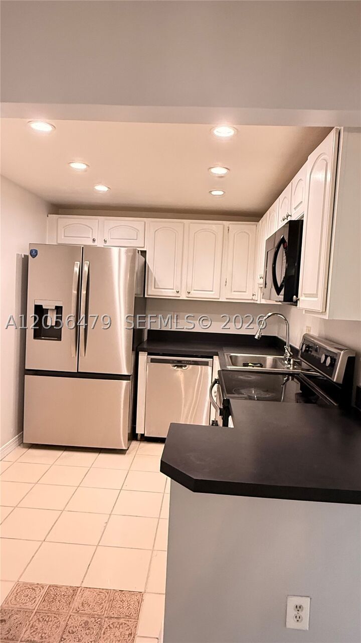 Property Photo: 470 NW 20th St 1100 FL 33431