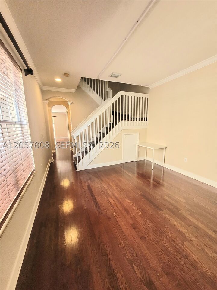 Property Photo: 8707 Buckskin Mnr 5-12 FL 33328