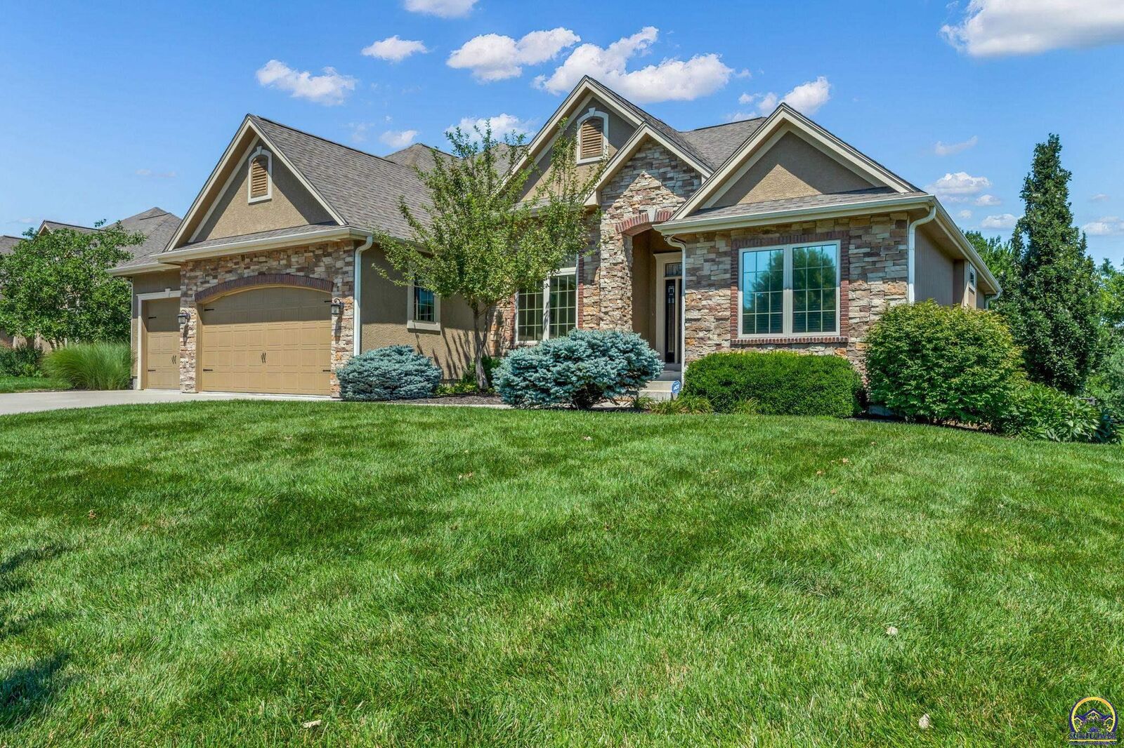 Property Photo:  1138 SW New Forest Dr  KS 66604 