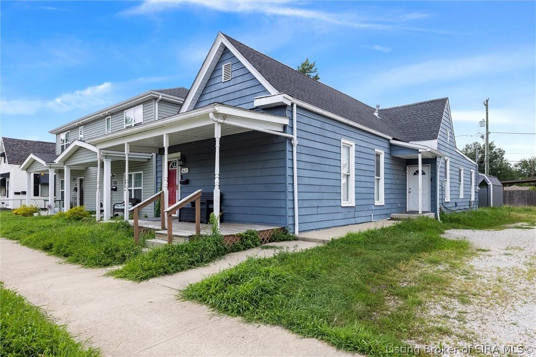 Property Photo:  1621 King Street  IN 47150 