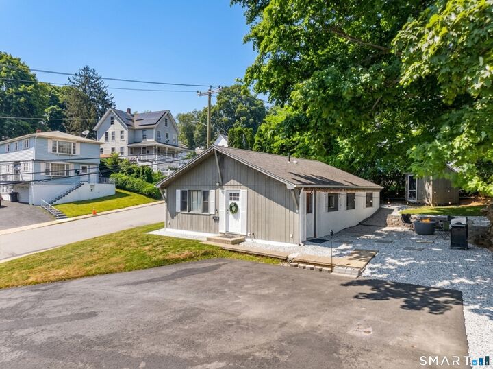Property Photo: 17 Grove Street CT 06320