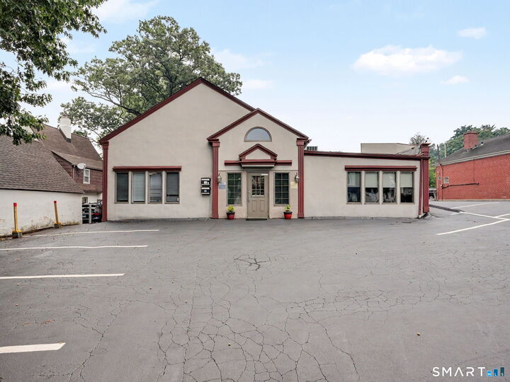 Property Photo:  526 Newfield Avenue  CT 06905 