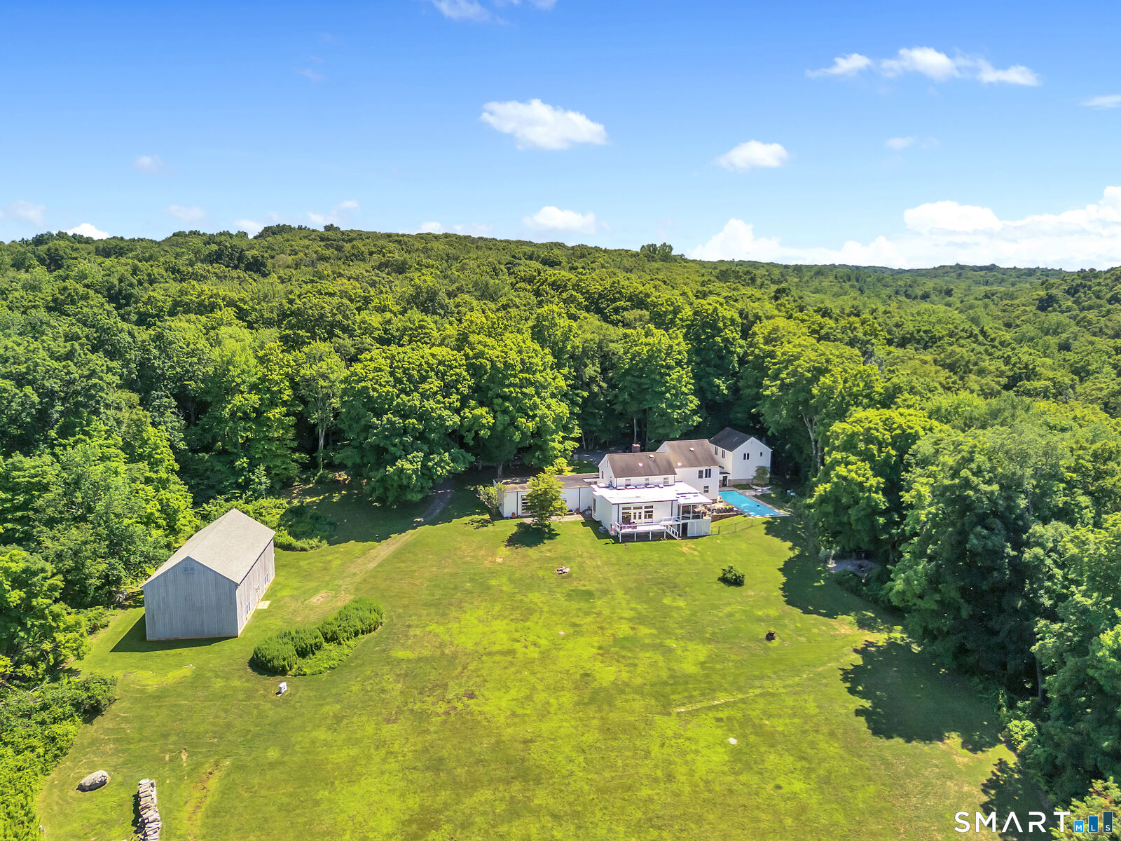 Property Photo:  24 Mark Twain Lane  CT 06896 