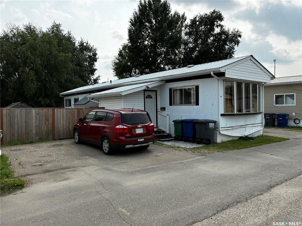 Property Photo:  219 Grant Street 108  SK S7N 2A5 