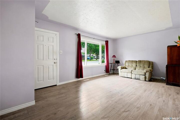 Property Photo: 145 Ellison Crescent SK S4R 4V6