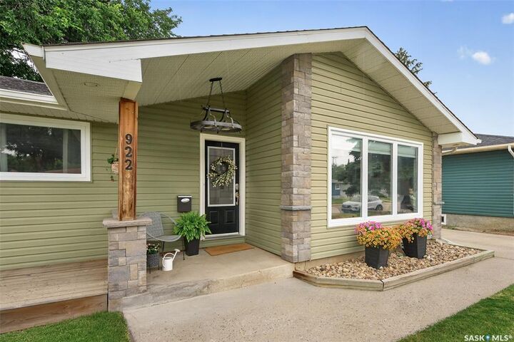 Property Photo: 922 James Street SK S6H 3H6
