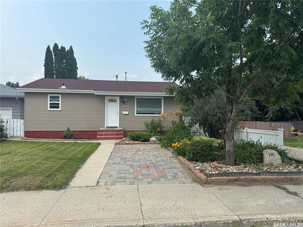 Property Photo: 100 105th Street W SK S7N 1N1
