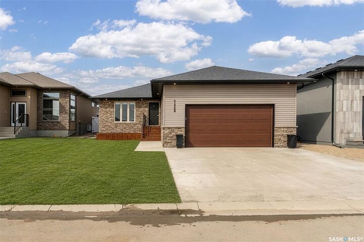 123 Hodges Crescent — photo 1