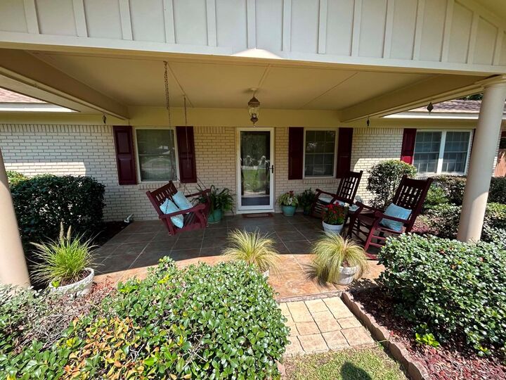 Property Photo:  141 Pacific Street  AL 36303 