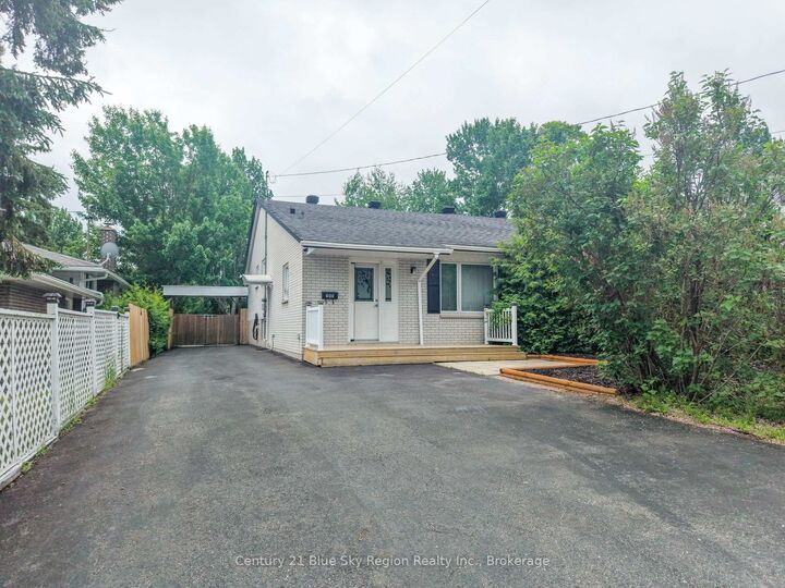 Photo de la propriété:  245 Michener Drive  ON P1A 3J2 