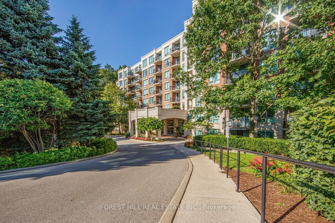 Property Photo: 38 William Carson Crescent 114 ON M2P 2H2