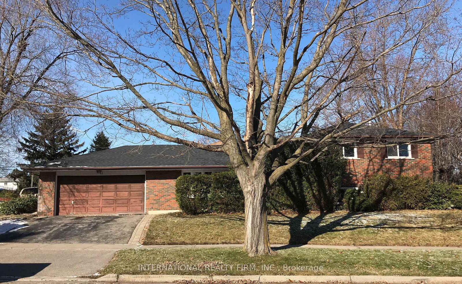 Property Photo:  11 Misthollow Square Upper Unit  ON M1E 4P3 