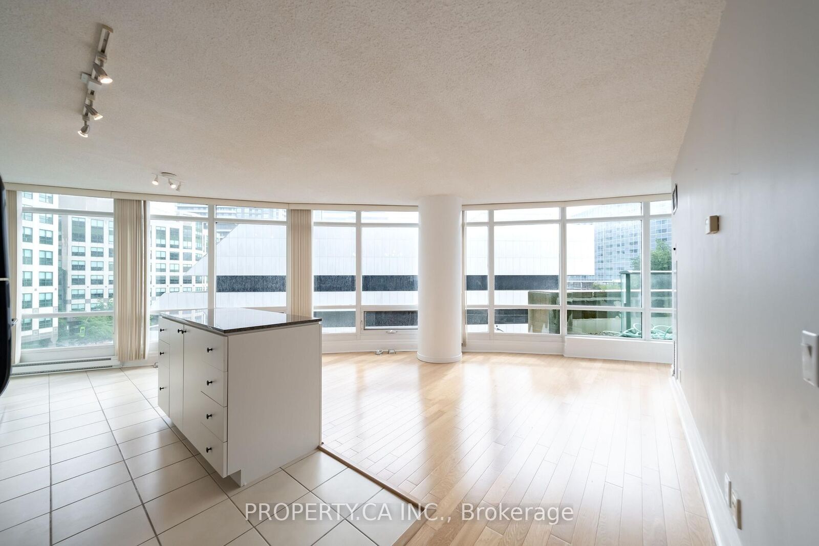 Property Photo: 361 Front Street W 603 ON M5V 3R5
