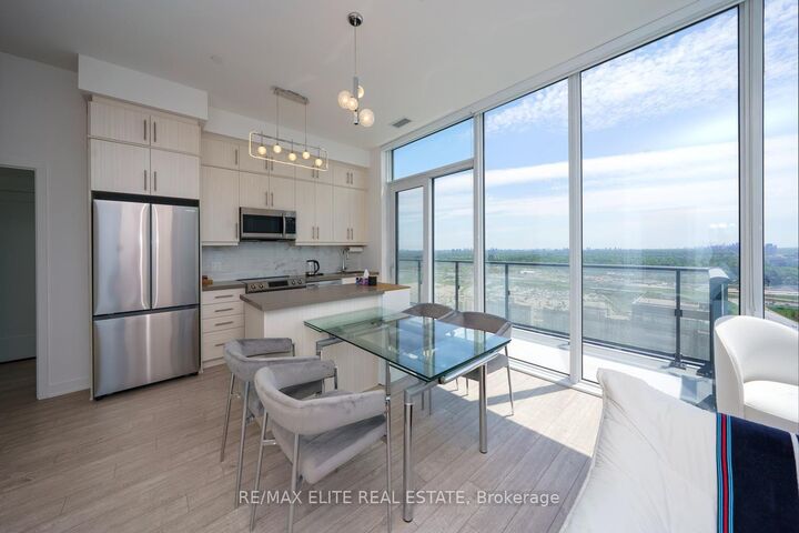 105 Oneida Crescent Ph 10 — photo 1