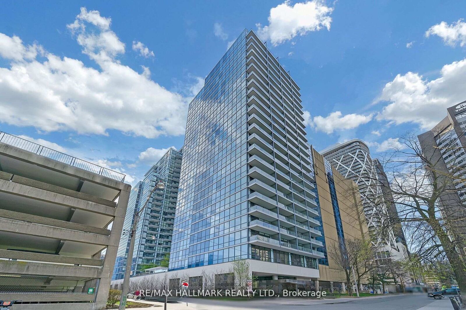 Property Photo:  210 Simcoe Street 2507  ON M5T 1T4 