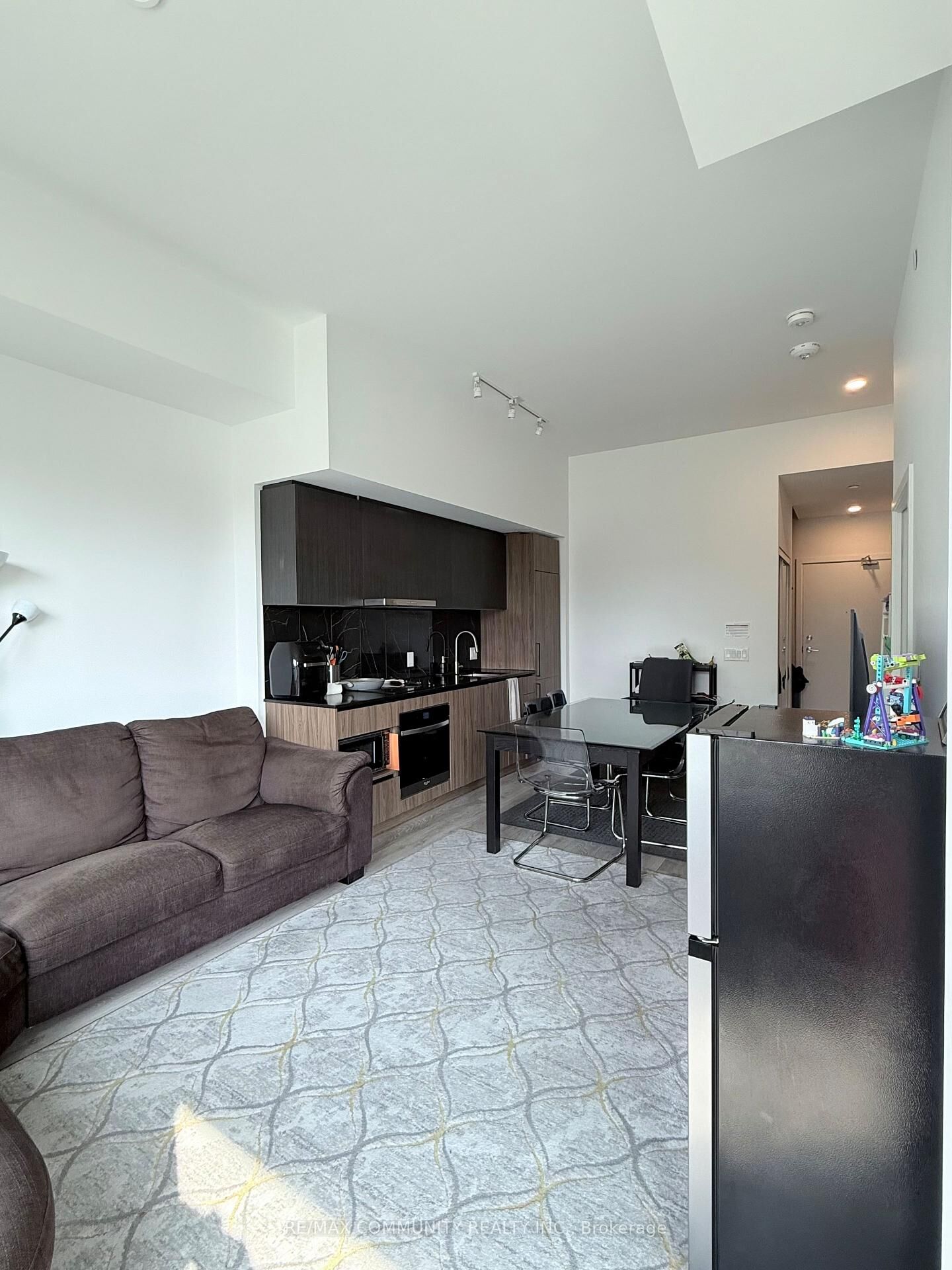 Property Photo: 1100 Sheppard Avenue W 122 ON M3J 0H1