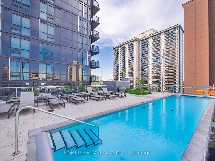 Property Photo: 101 Erskine Avenue 420 ON M4P 0C5