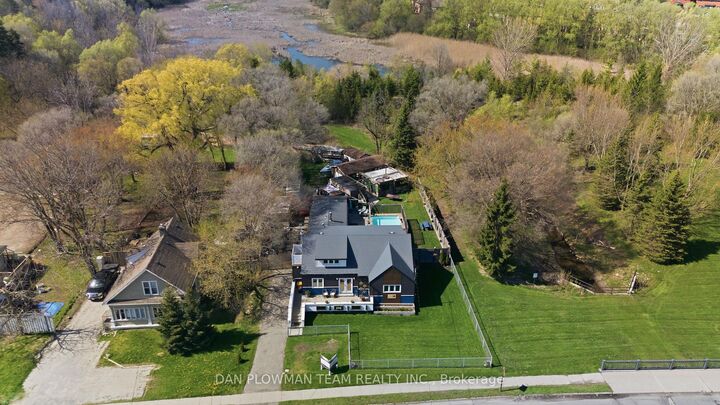Property Photo: 678 King Street W ON L1J 2L3
