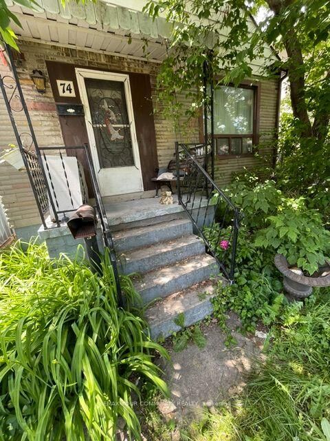 Property Photo: 74 Sixteenth Street ON M8V 3K1