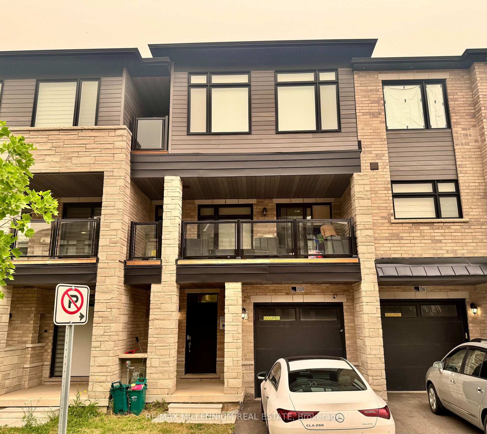 Photo de la propriété:  1559 Moonseed Place  ON L9E 1V4 