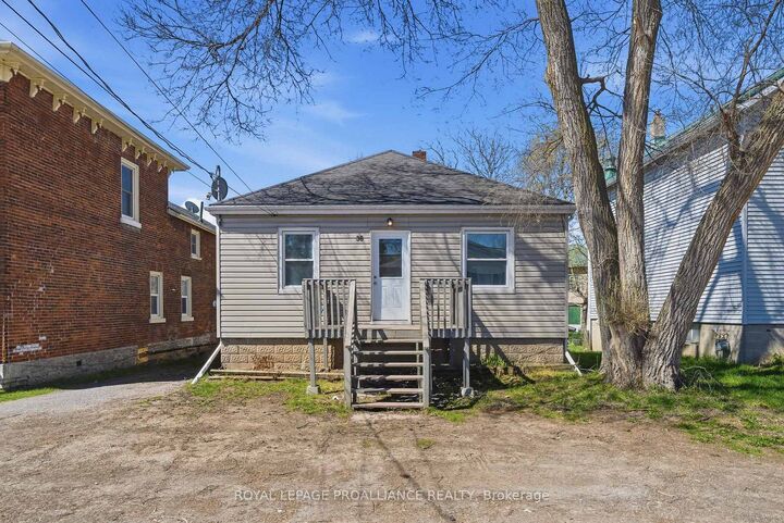 38 Oak Street — photo 1