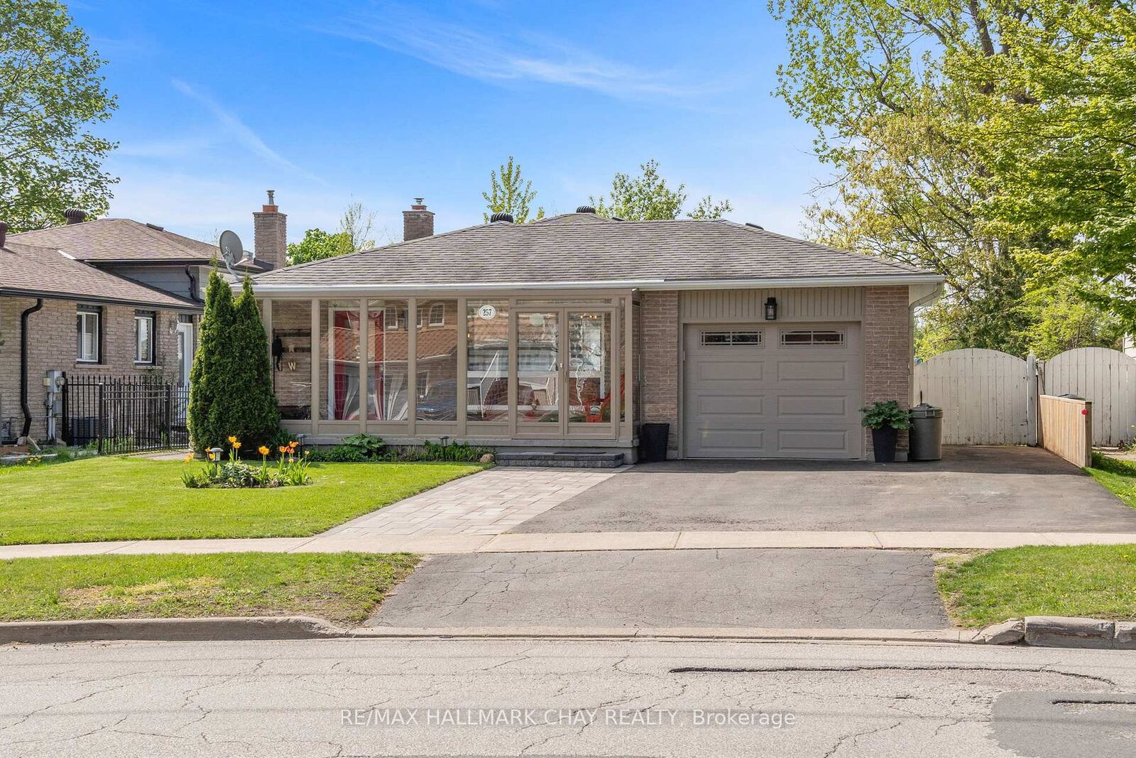 Property Photo: 257 Edgehill Drive ON L4N 7W9