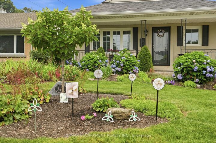 Property Photo: 344 East 36th Street ON L8V 3Z8
