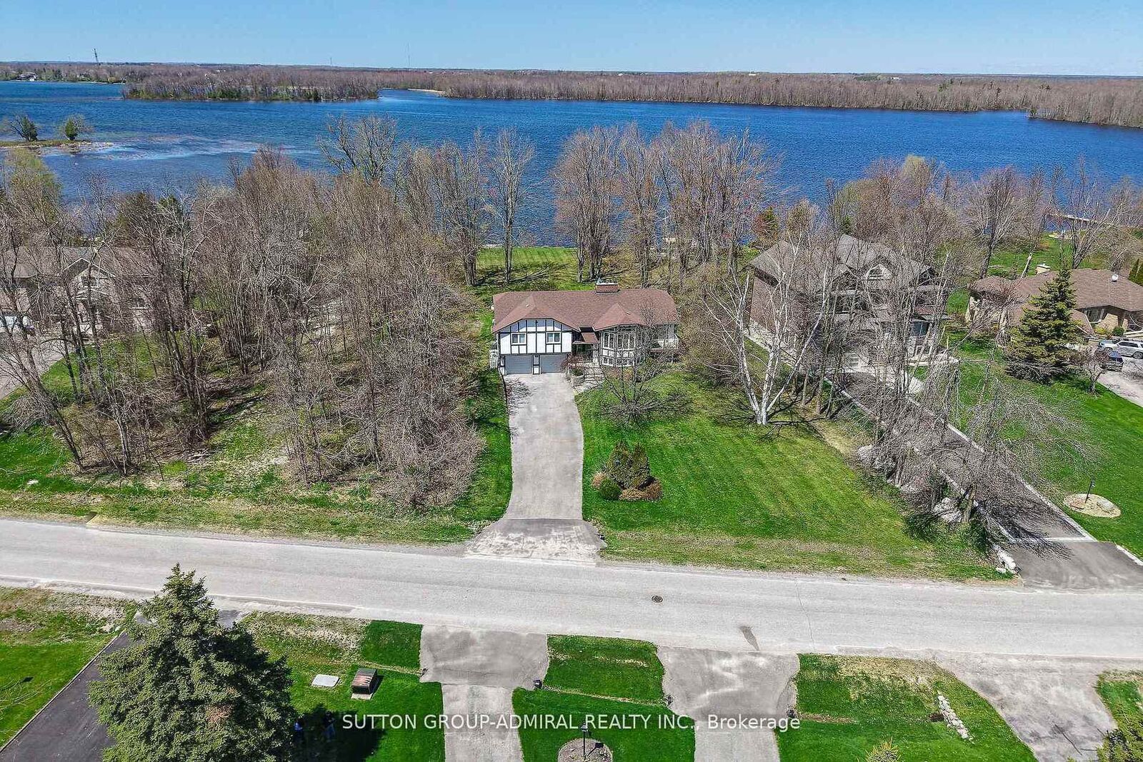 Property Photo: 182 Bayshore Drive ON L0K 1B0