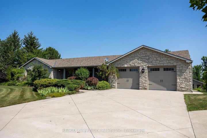 Property Photo: 913 27th Street W ON N4K 5N4