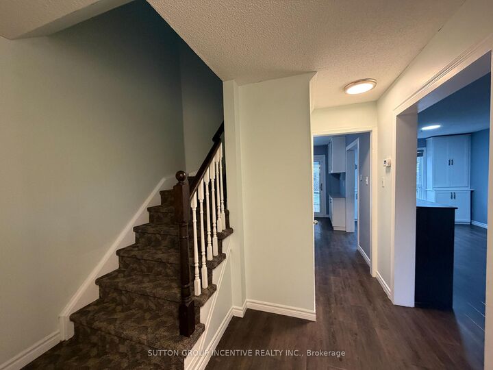 Property Photo:  90 Moon Drive  ON L4N 7G9 