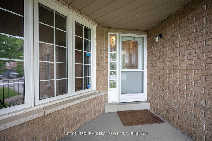 Property Photo: 120 Widgeon Street ON L4N 8W4