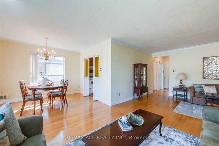 Property Photo:  3715 St Clair Avenue E Main  ON M1M 1T5 