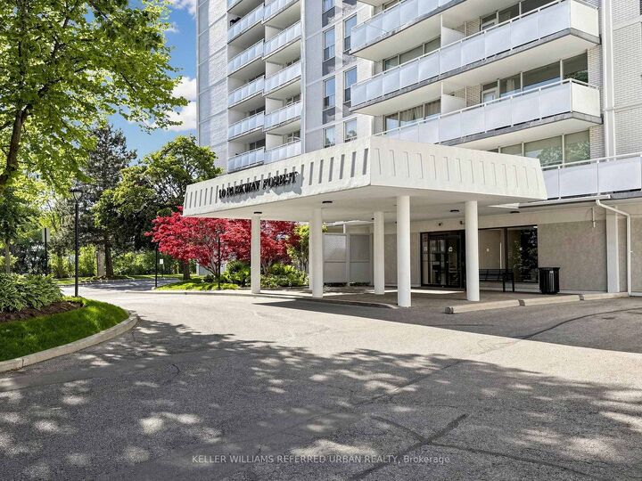 Property Photo: 10 Parkway Forest Drive 1111 ON M2J 1L3