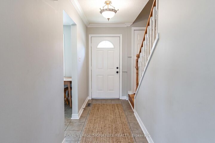 Photo de la propriété: 98 Falconer Drive 41 ON L5N 1Y2